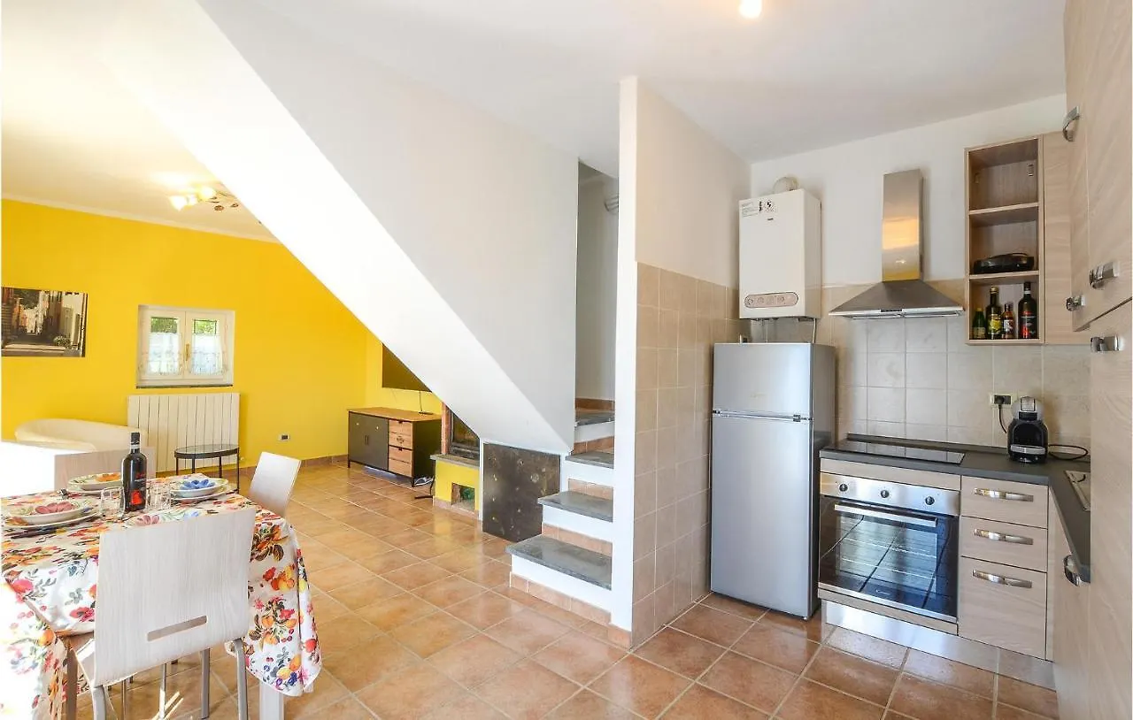 2 Bedroom Beautiful Home In Framura Holiday home